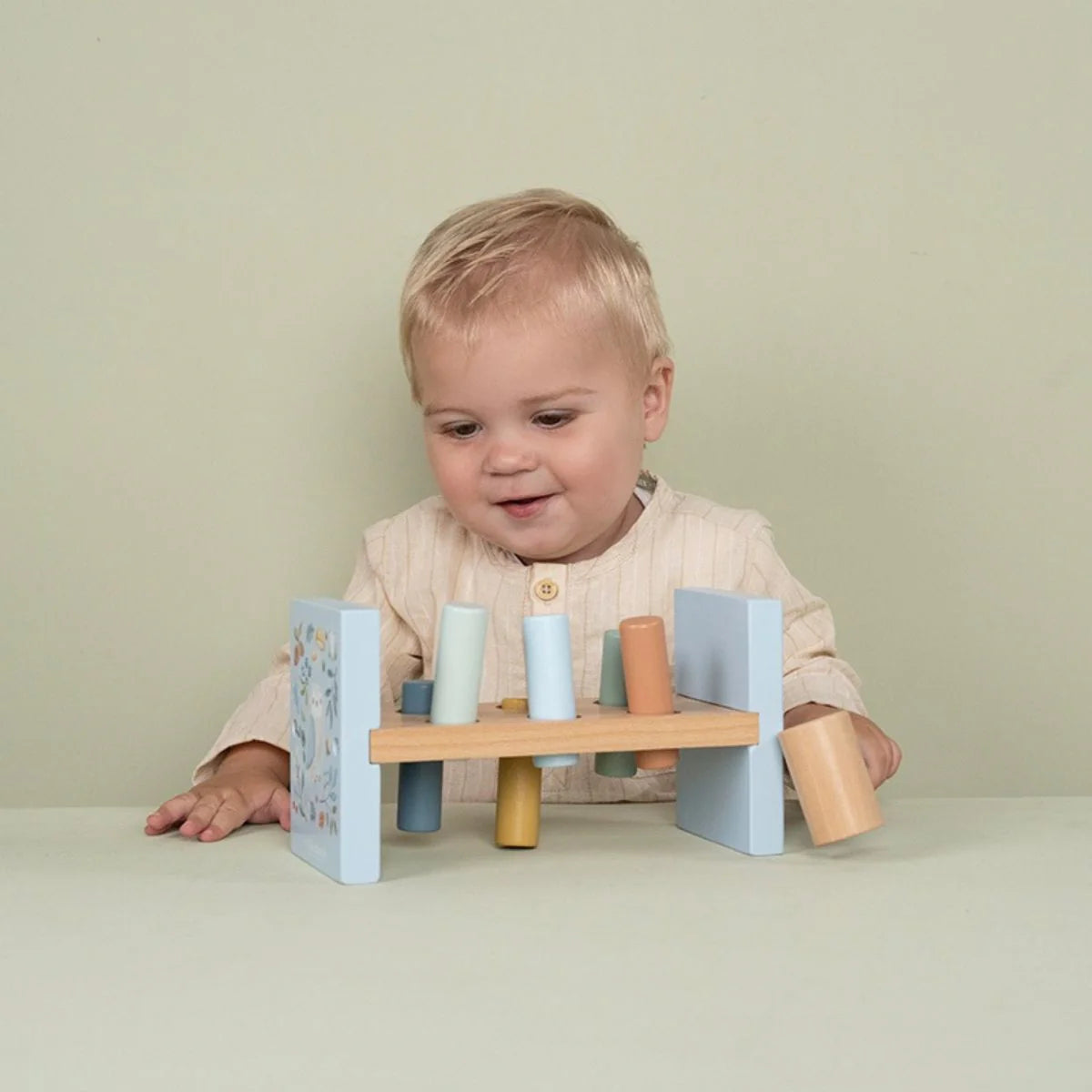Baby wooden hammer toy – Forest Friends pounding bench by Little Dutch for motor skill development