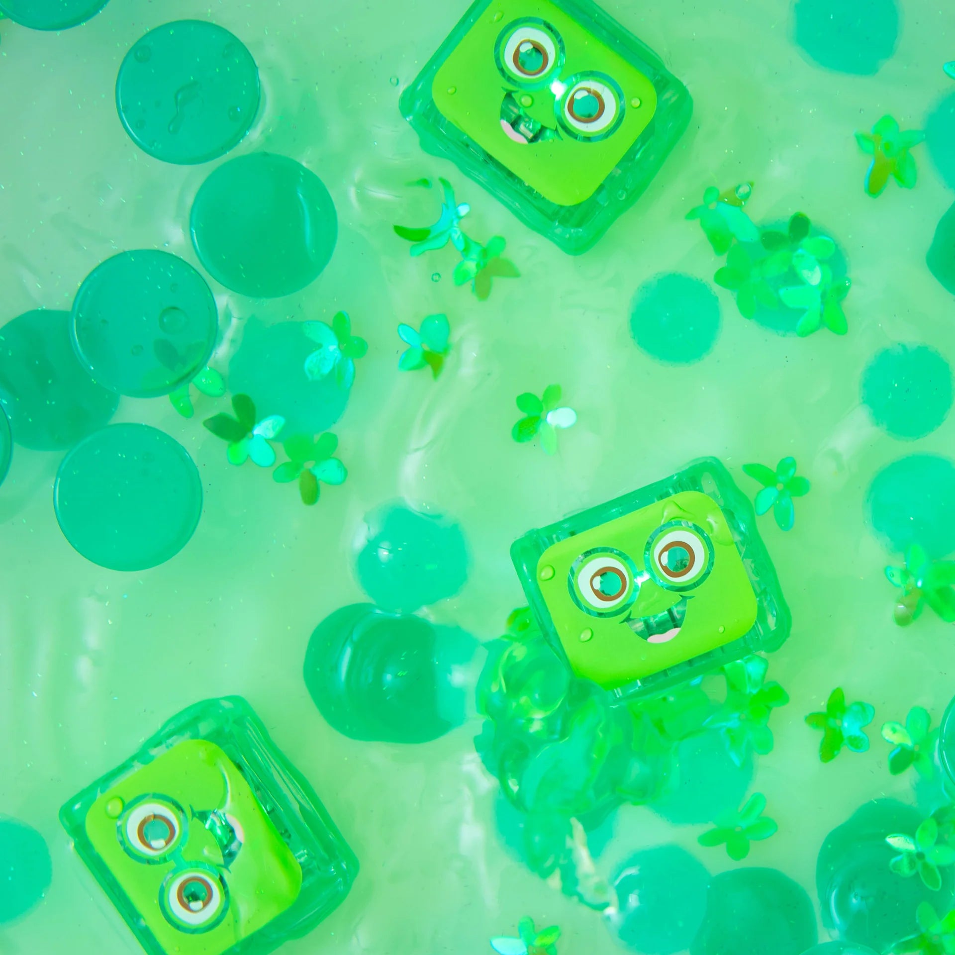 Glo Pals Sensory Cubes Pippa