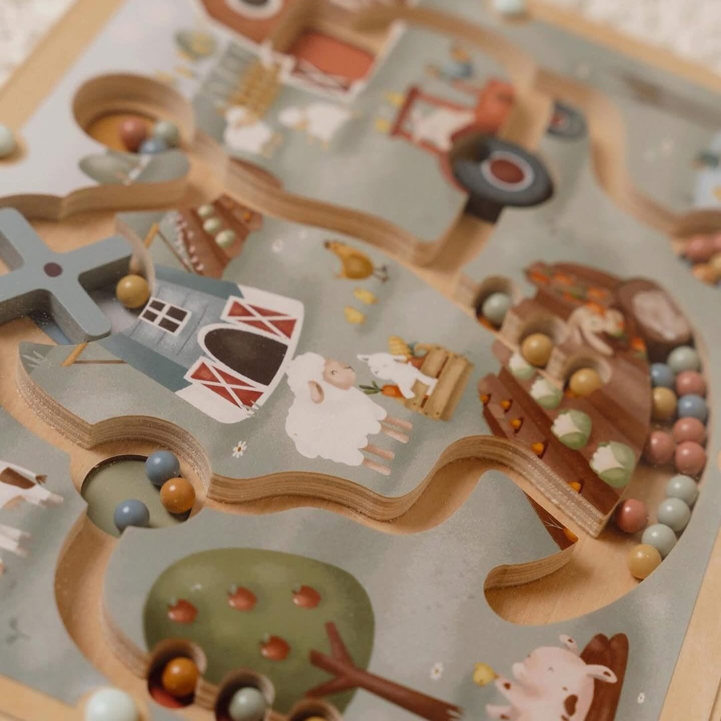 Kids magnetic puzzle maze Little Farm