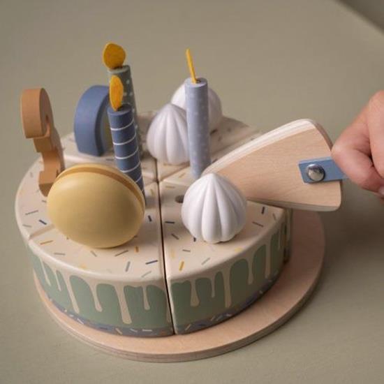 Kids pretend play birthday cake toy