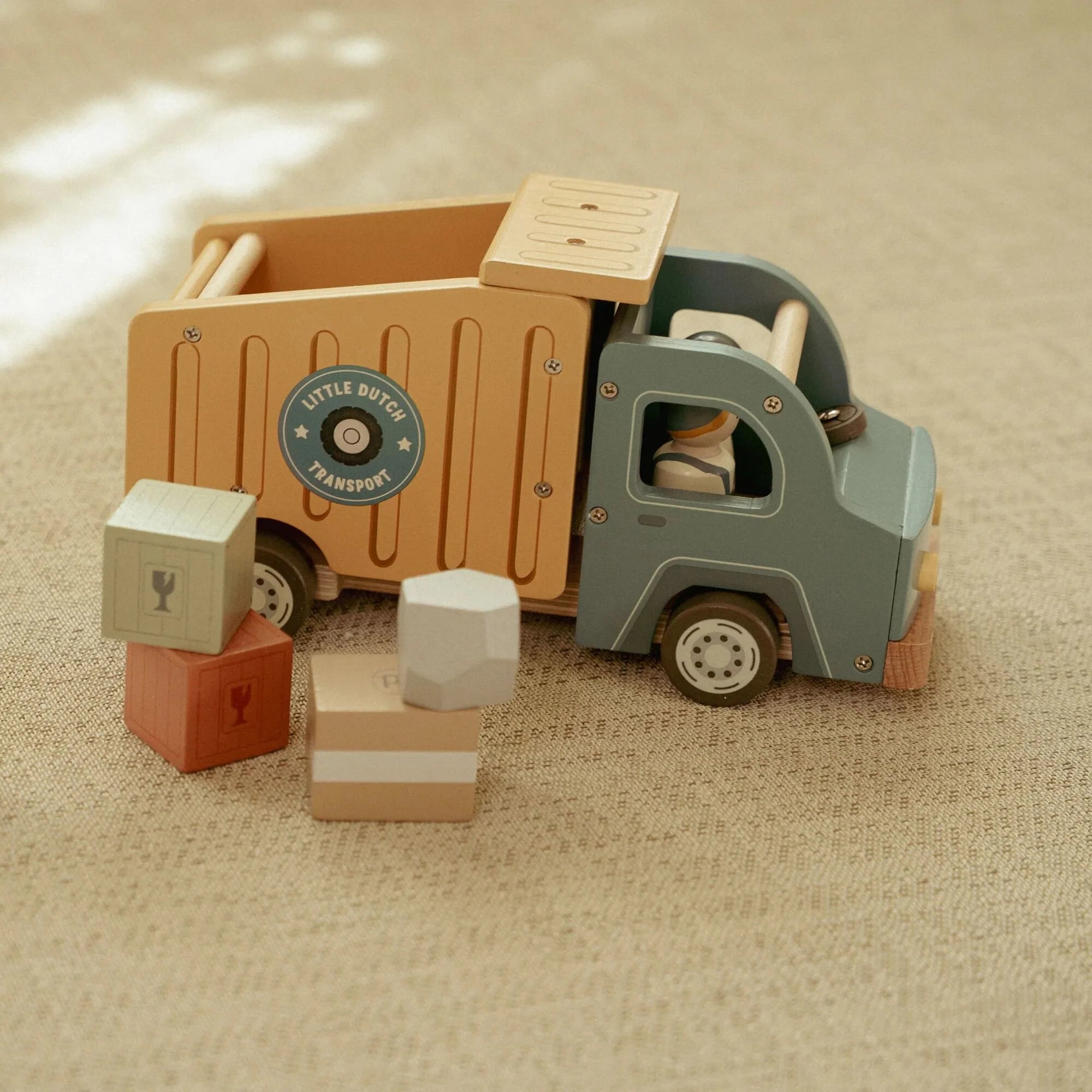Little Dutch construction truck with cargo