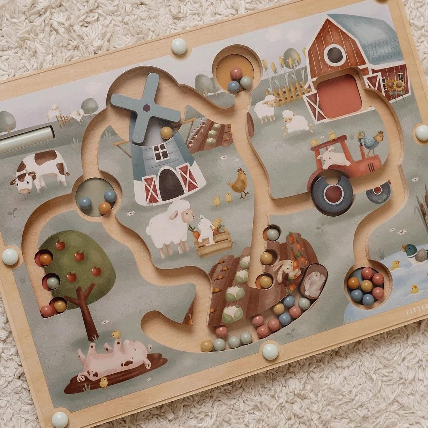 Little Dutch magnetic maze Little Farm toy