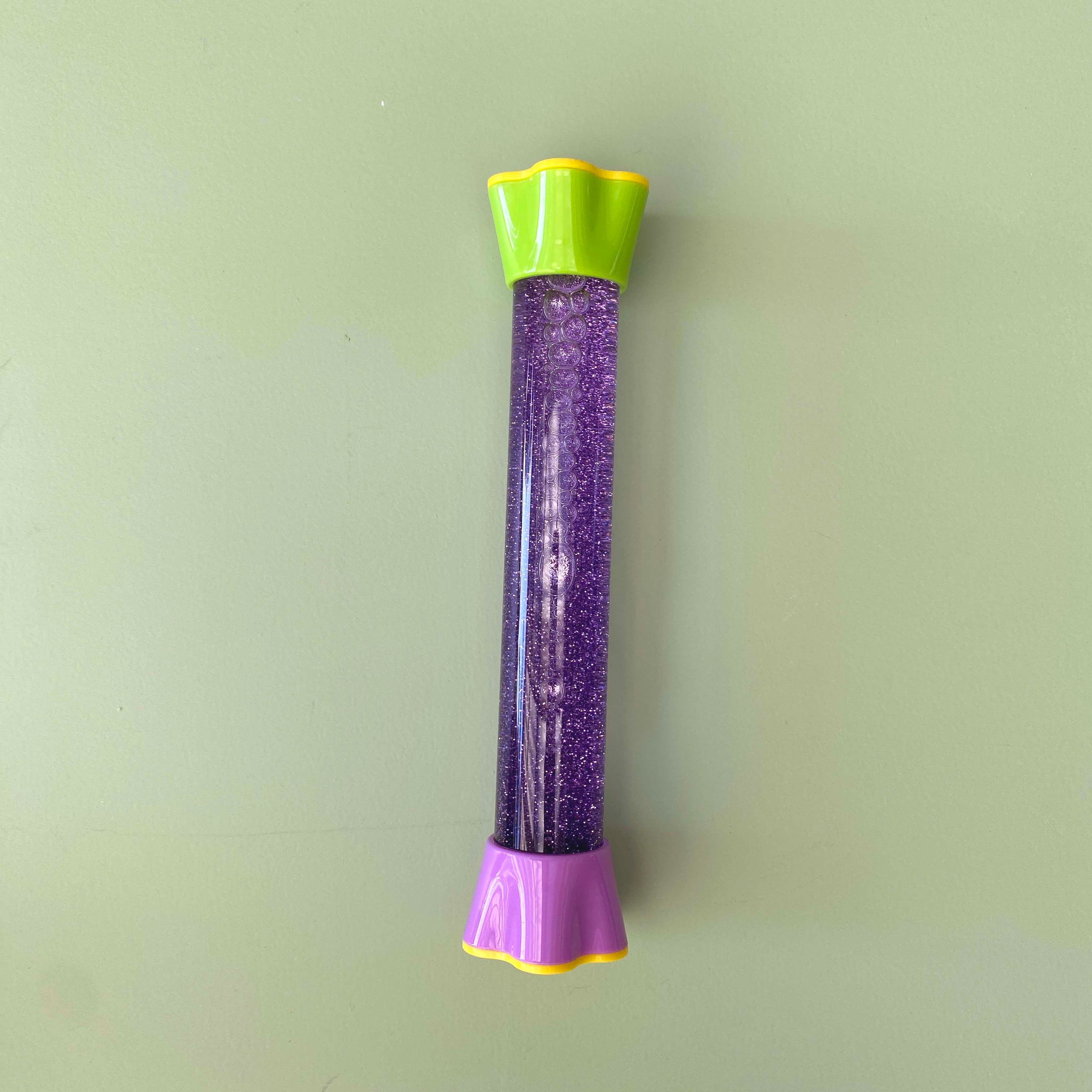 Glitter liquid timer with slow flowing movement