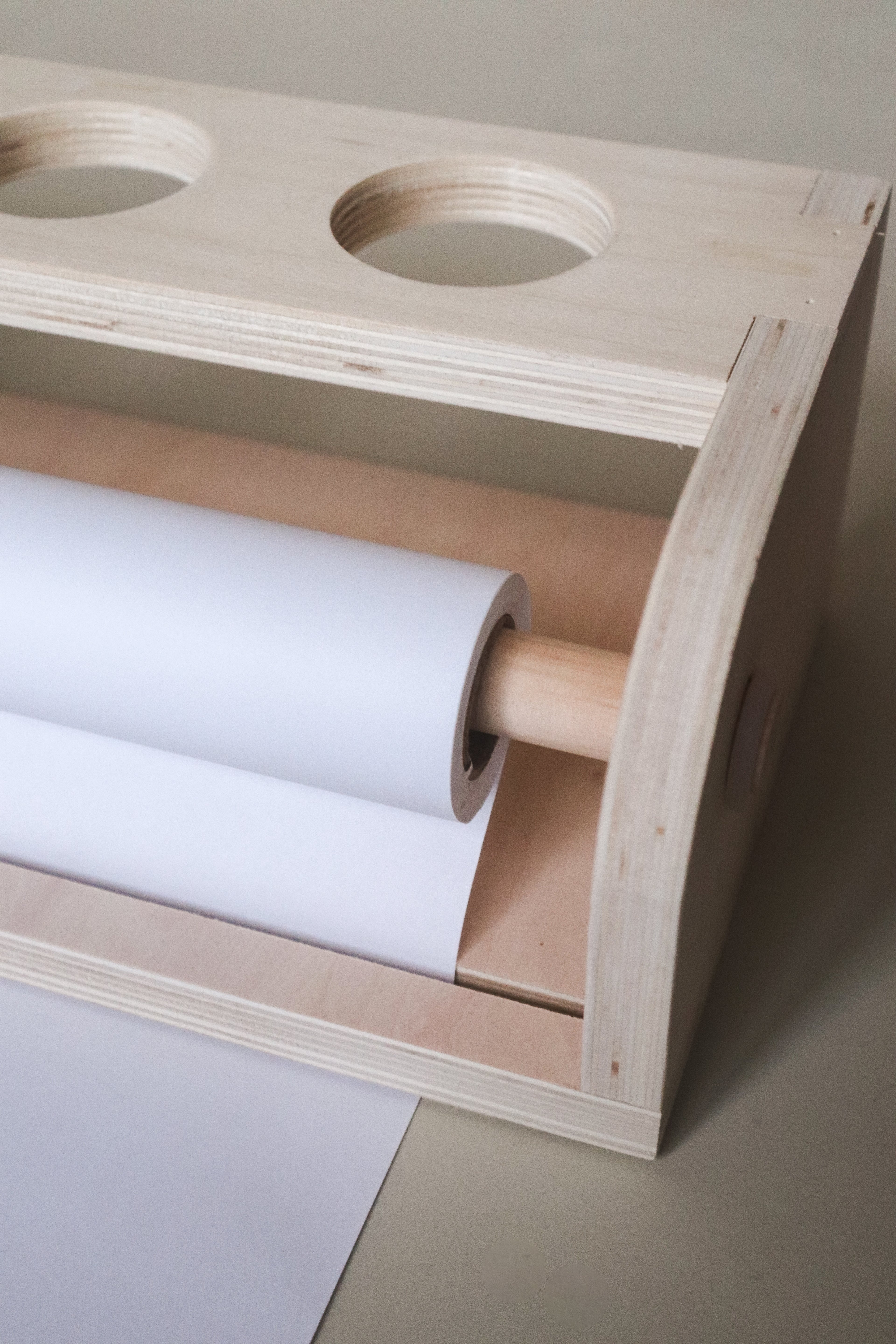 Table top paper dispenser with white paper