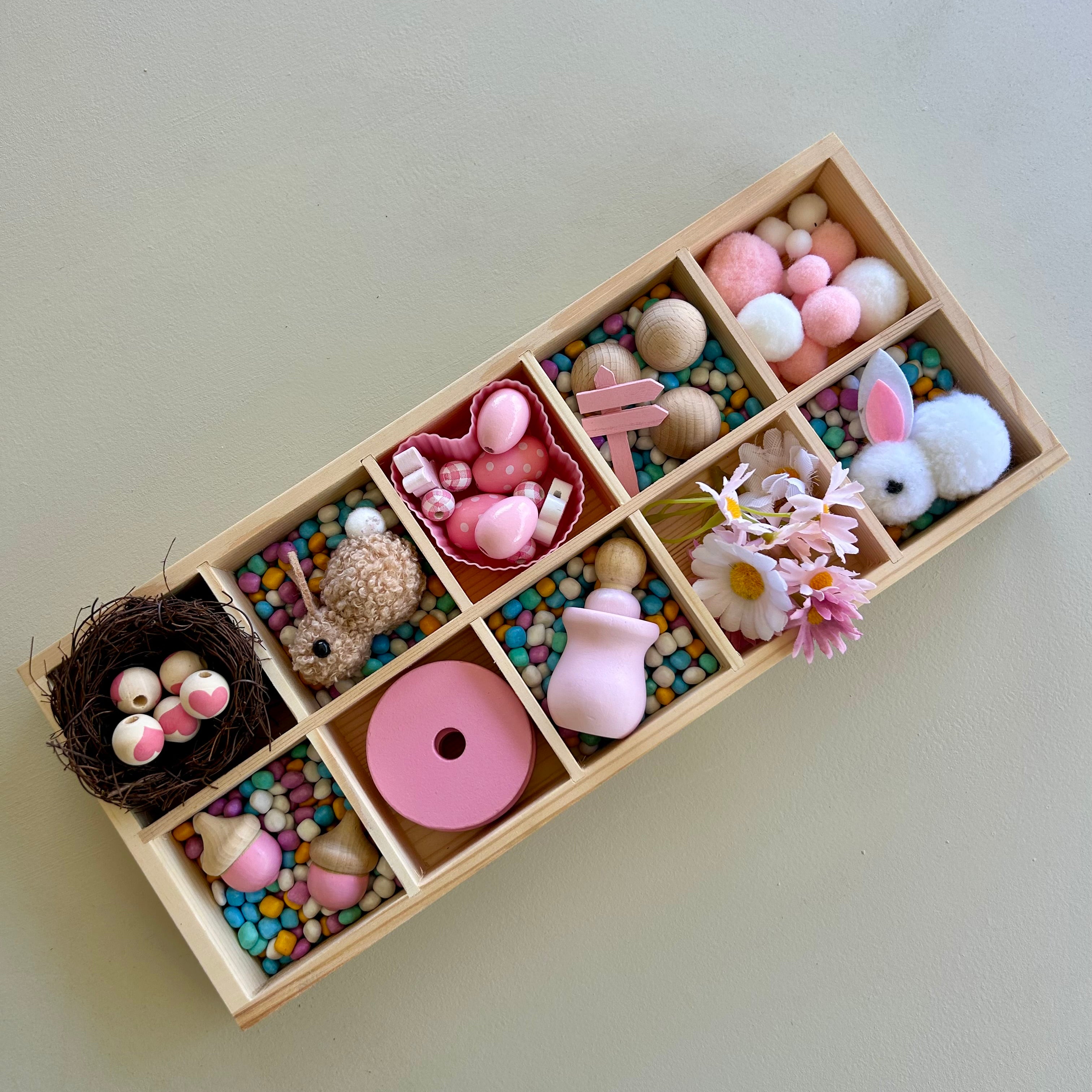 Sorting small objects in tinker tray