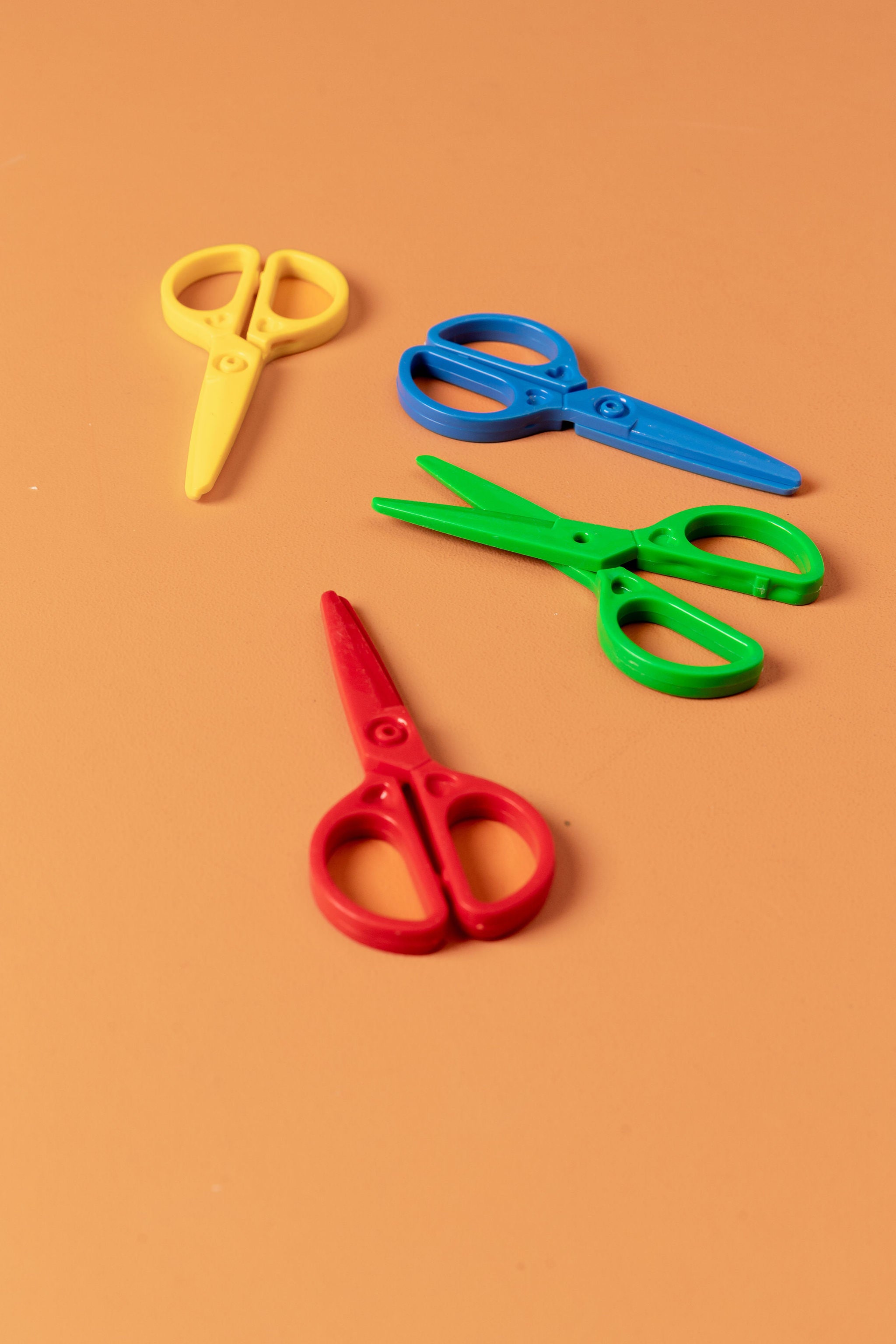 Play-dough scissors for children - safe plastic scissors for scissor skill development and fine motor play - Tiny Tree Toys South Africa