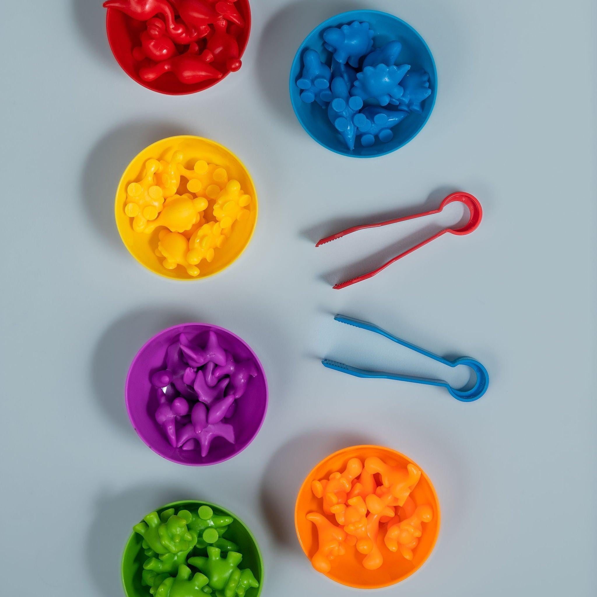 Counting and sorting set with themed mini figures, colour matching bowls and tweezers - OT-endorsed fine motor toy - Tiny Tree Toys South Africa