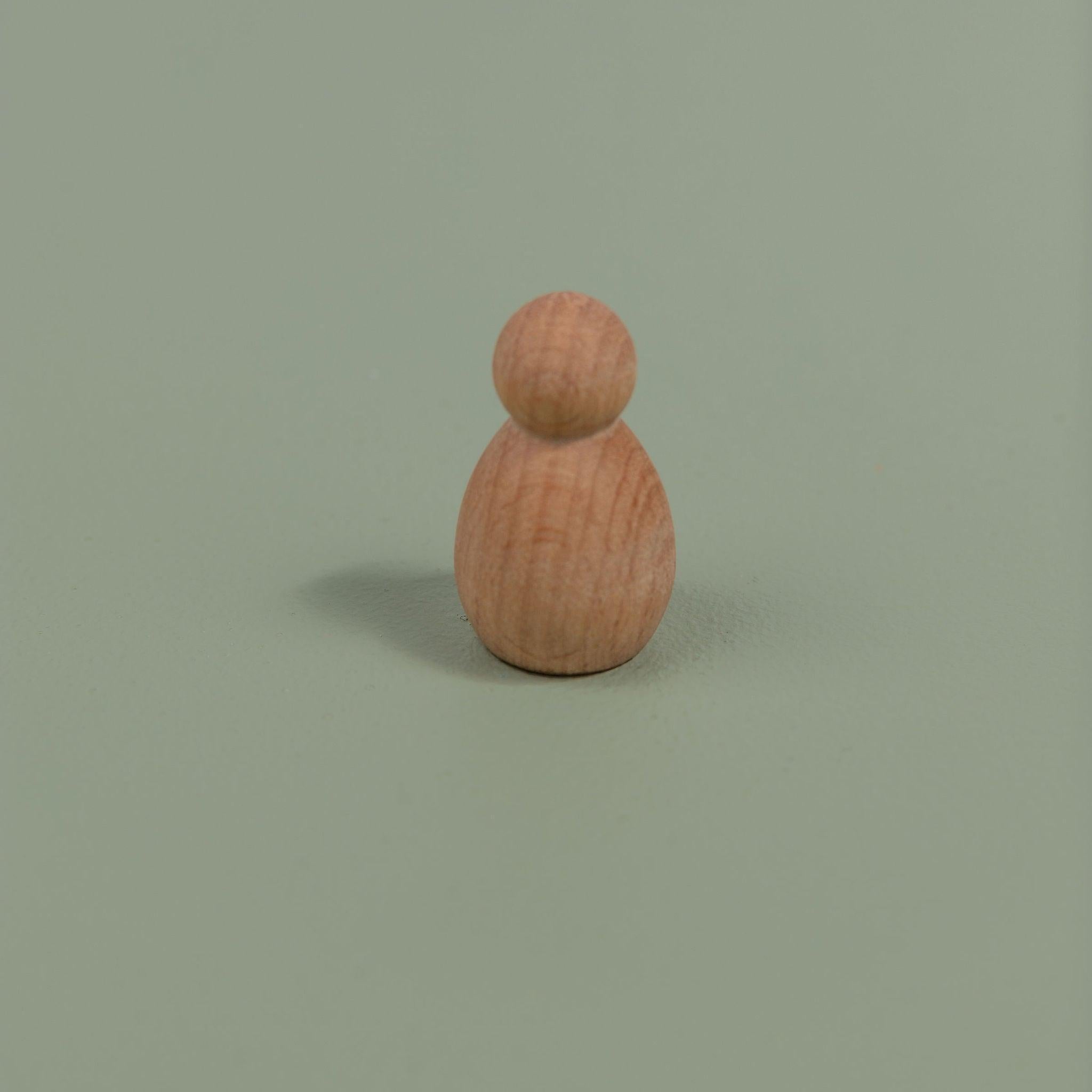 Wooden peg dolls for DIY painting and customisation