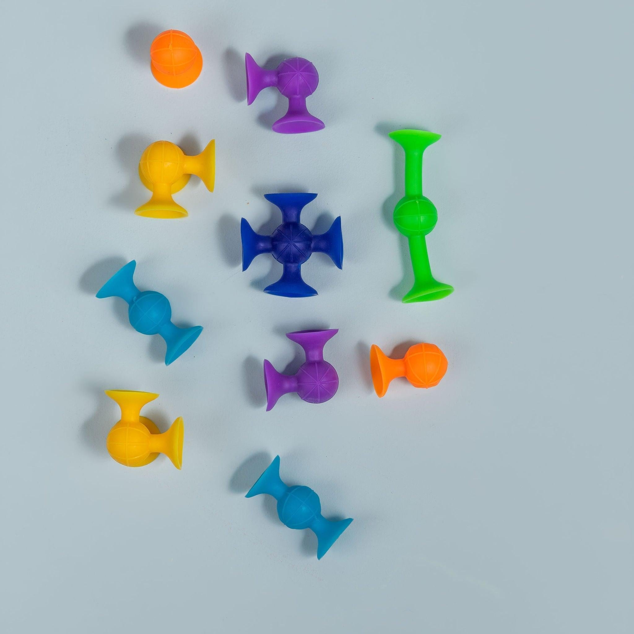 Sensory suckers sticking to smooth surface