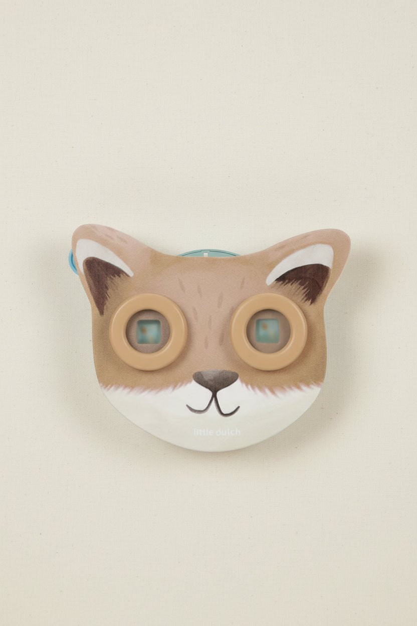 fox-shaped viewer with large eyes and a small mouth on a beige background