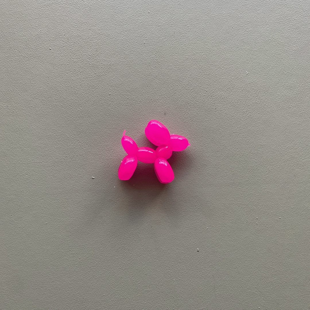 Stretch and squeeze balloon dog toy