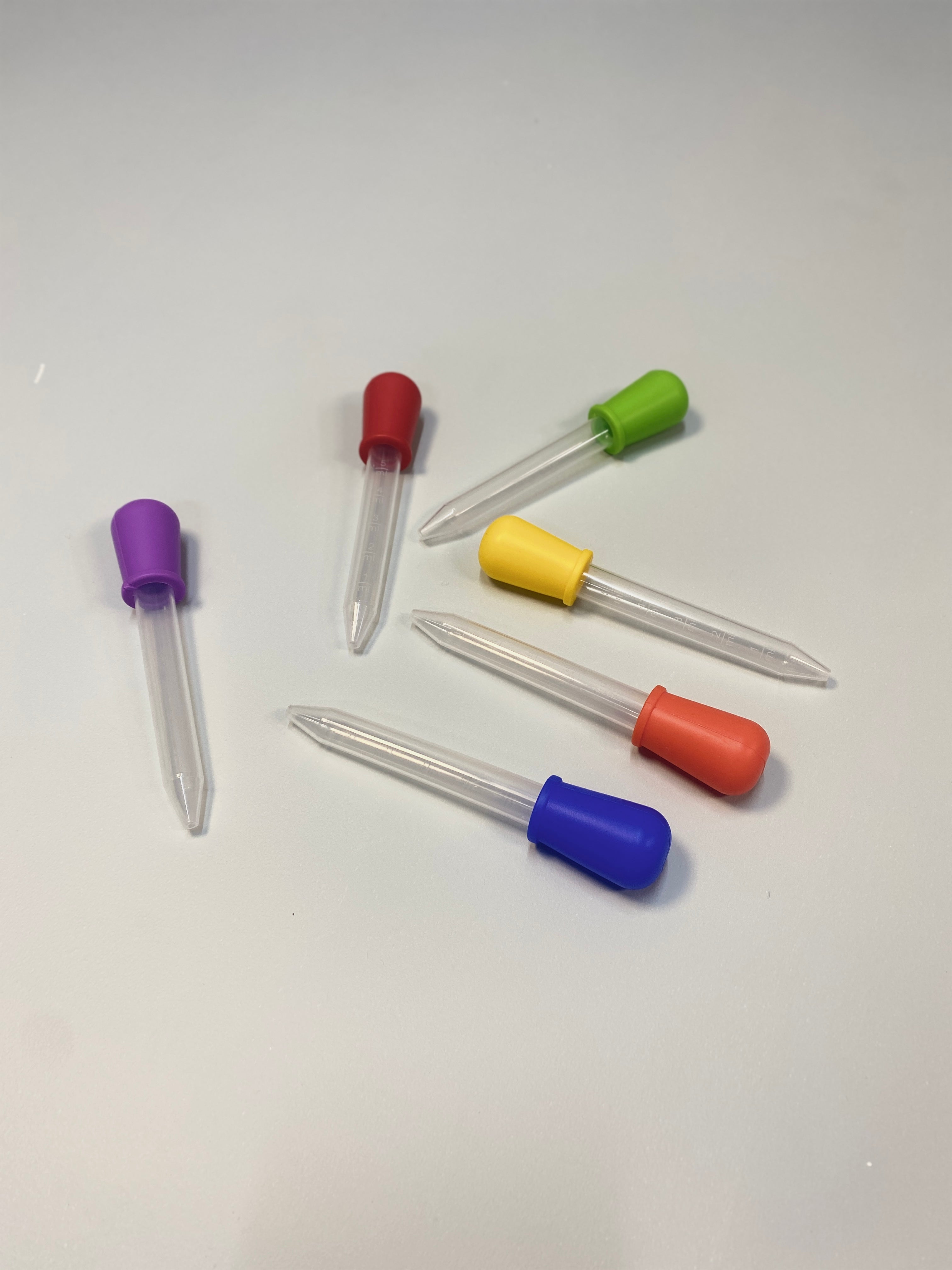 Set of 6 colourful paint droppers for children - fine motor and pincer grip development - Tiny Tree Toys South Africa