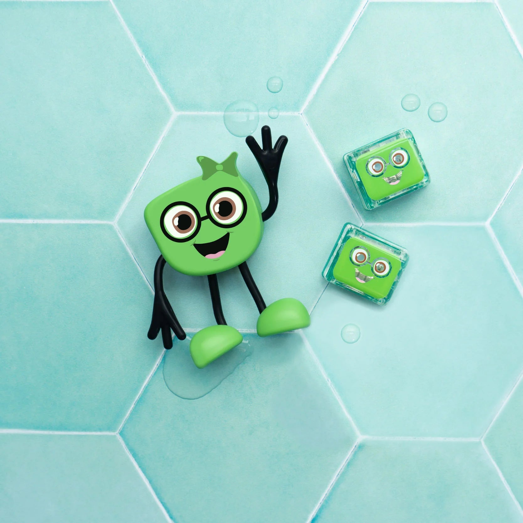 Kids bath toy with glowing cubes Pippa