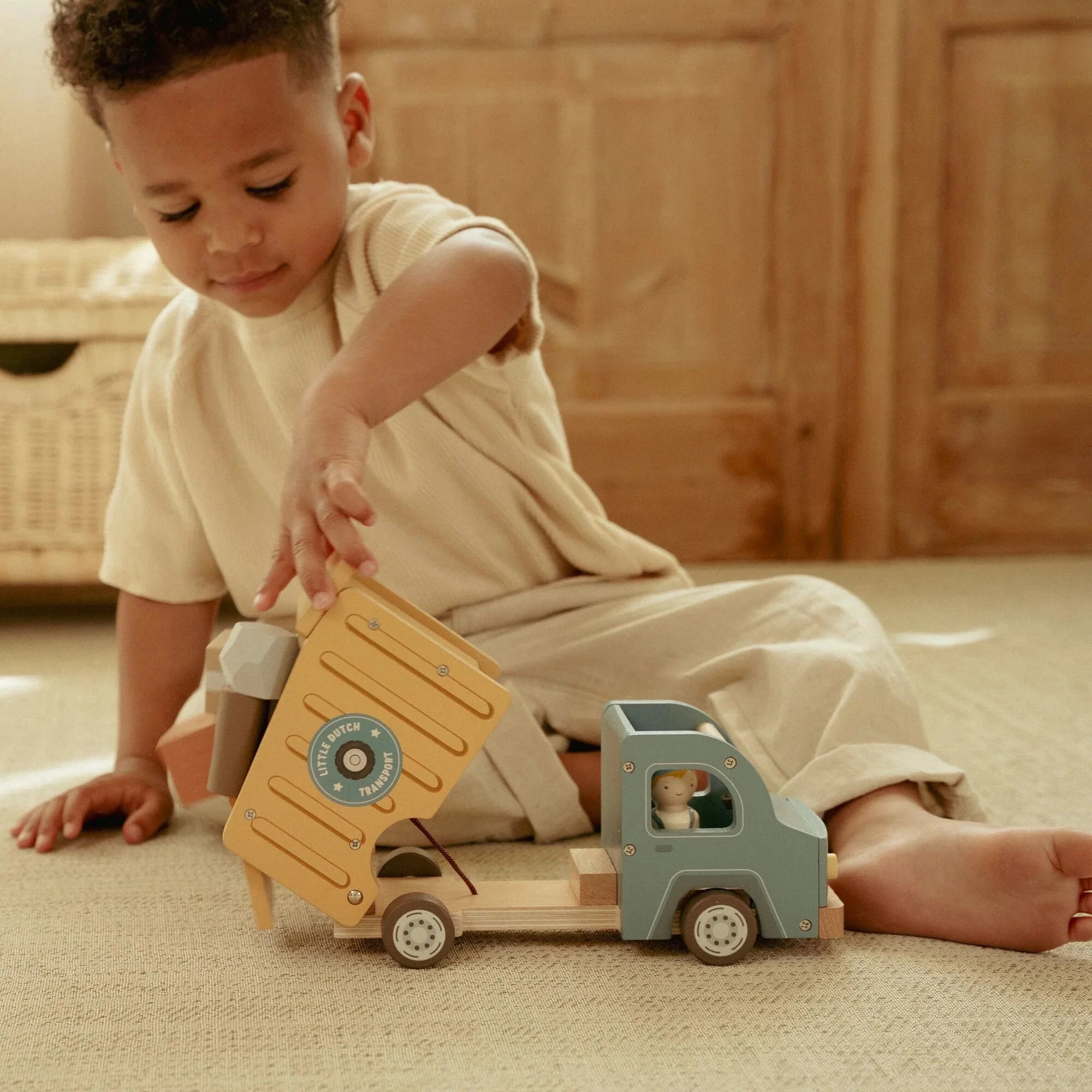 Little Dutch wooden dump truck set with figures