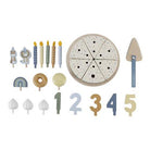 Sliceable wooden cake toy for children blue with candles
