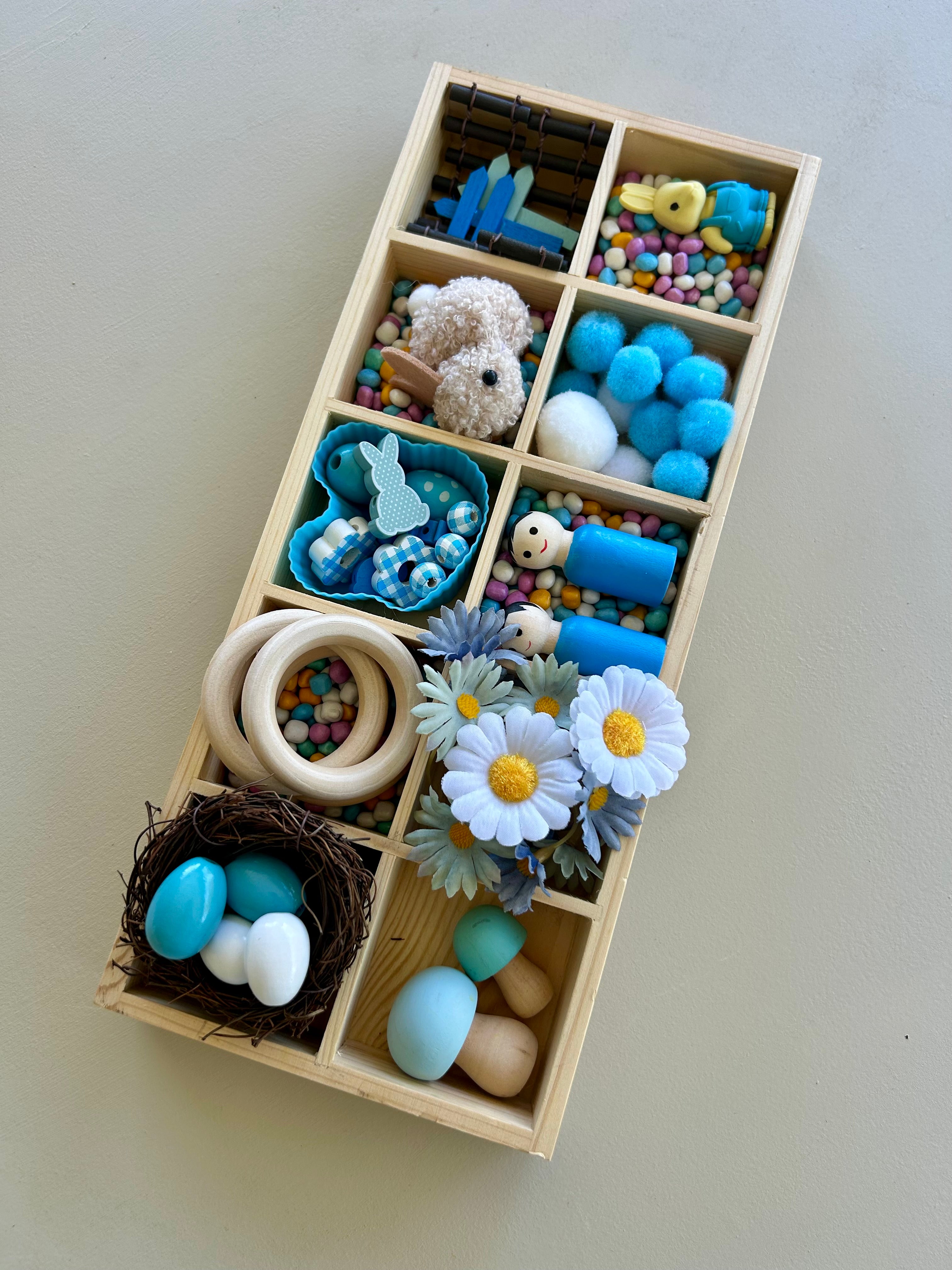 Sensory play tray with compartments for sorting