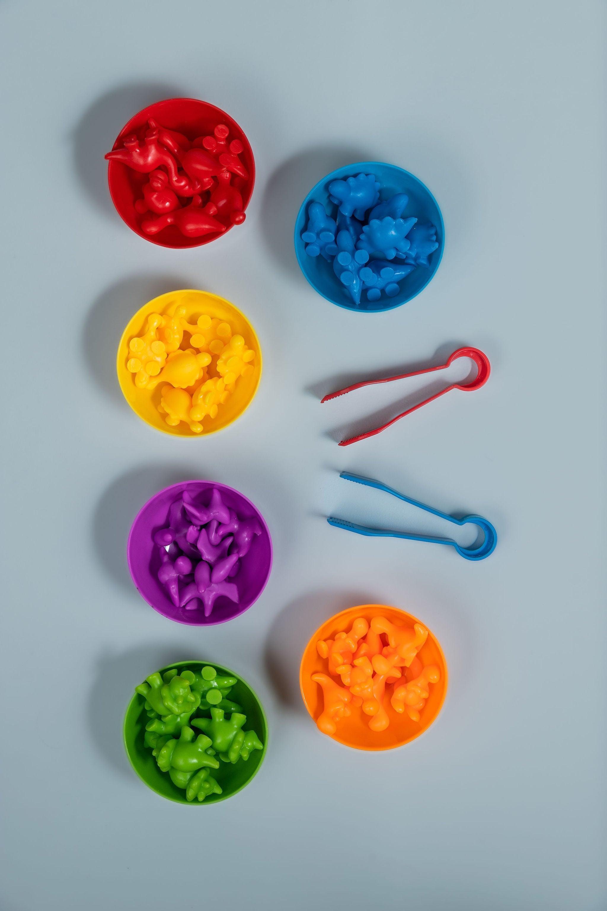 Counting and sorting set with themed mini figures, colour matching bowls and tweezers - OT-endorsed fine motor toy - Tiny Tree Toys South Africa