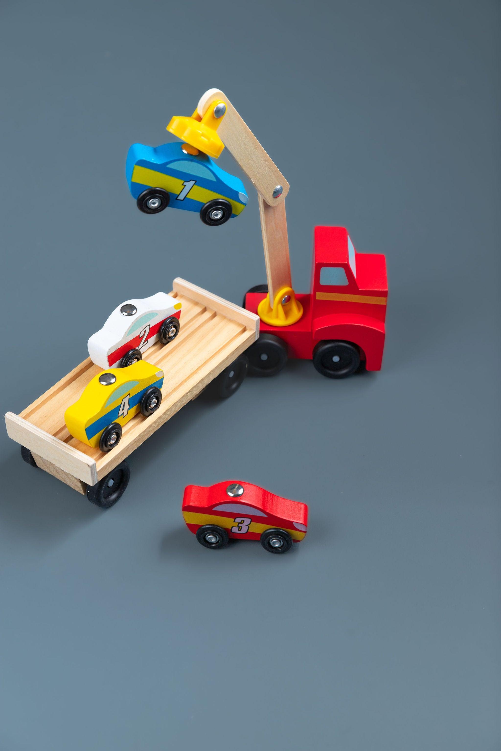 Melissa & Doug Magnetic Car Loader Wooden Toy Set